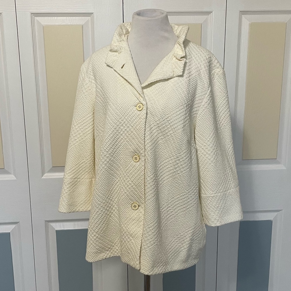 J‎ McLaughlin Textured Cream Jacket with Relaxed Fit and Ruffled Collar Size XL